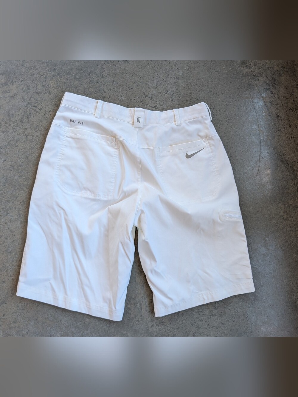Nike Tiger Woods Golf Shorts Men's 32" Waist White 11" Inseam - Picture 2 of 10